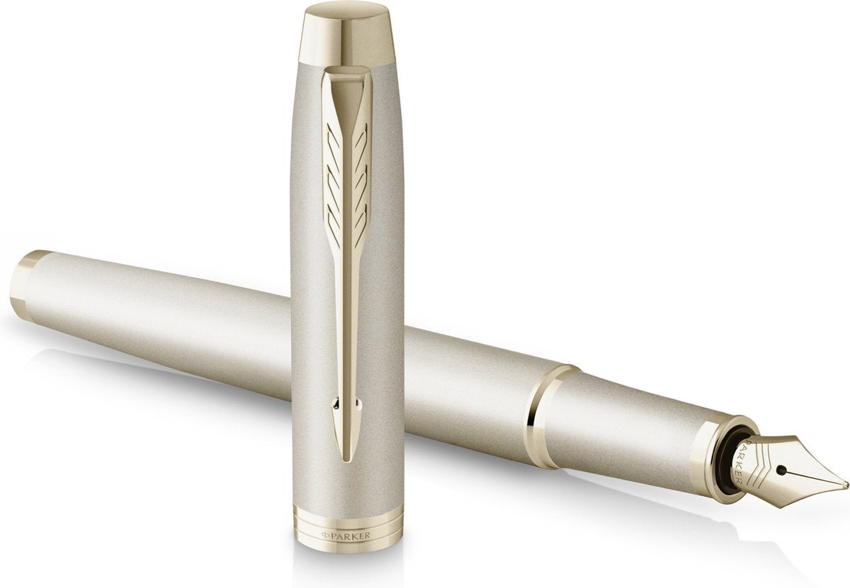 Stylo plume Parker im monochrome | encre bleue | finition et détails couleur champagne | point moyen | avec coffret cadeau