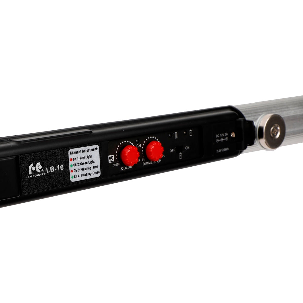Ensemble de bâtons lumineux à DEL Falcon Eyes LB-16-K3 avec étui