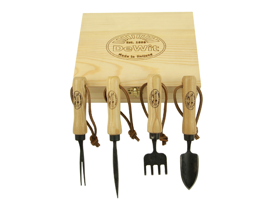 Le bonsaï blanc set 4 morceaux dans une boîte en bois