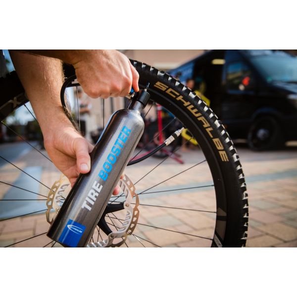 Pompe à air Schwalbe tubeless avec sangle de montage 6080.01