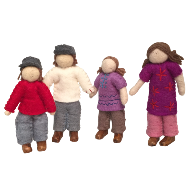 Papoose Toys Caucasien Famille 4 poupées
