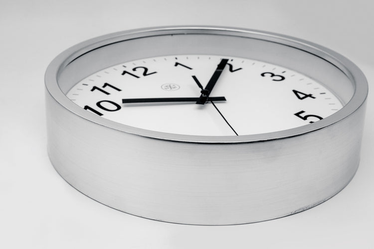 Nextime Nextime NX-7307ZI-V2 CLORME MURS NXT DIAM. 25,5 cm en plastique, cadran blanc, # 039; montre silencieuse