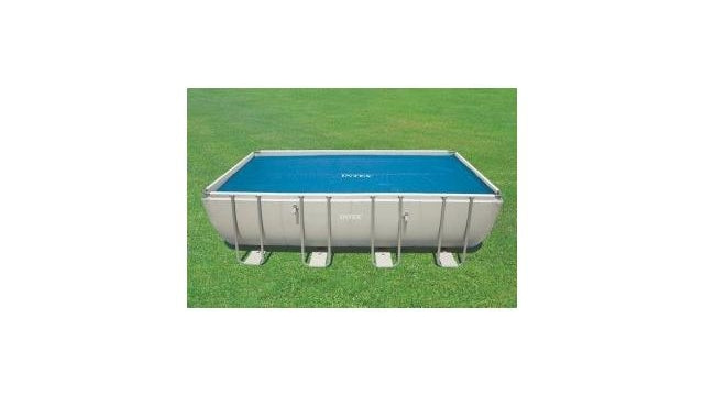 COUVERCON SOLAIRE INTEX SOLAR, s'adapte à des piscines de cadre rectangulaires de 24 'x12'