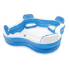 Piscine gonflable intex avec des chaises gonflables