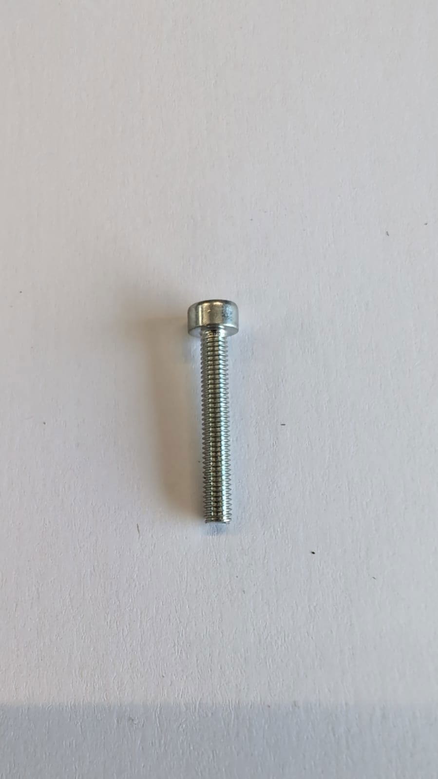 Boulon pour cisaille à queue