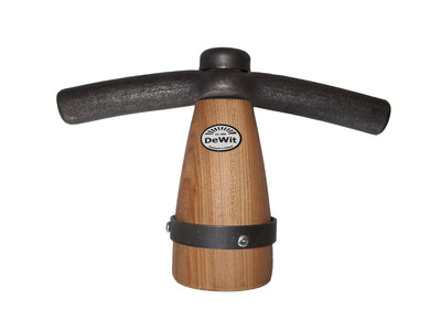 Le batteur à carrelage blanc bobine en bois déblanchit