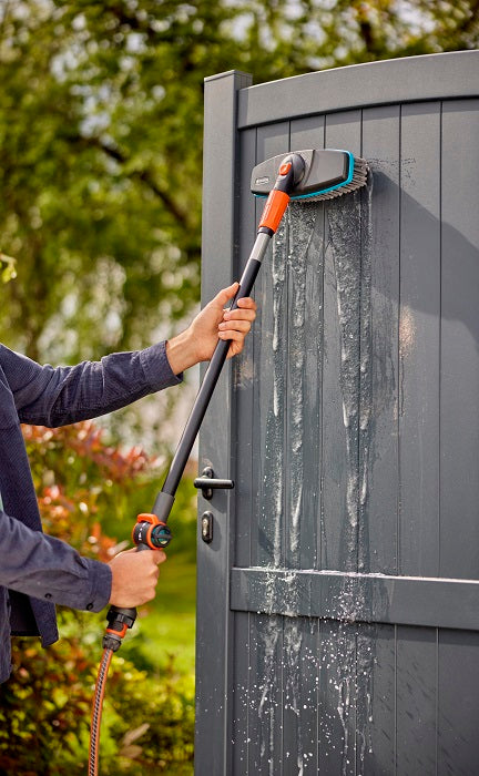Ensemble de nettoyage Gardena CleanSystem avec une poignée douce, ST