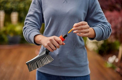 Gardena CleanSystem Hand Brush S Soft, avec une connexion de tuyau