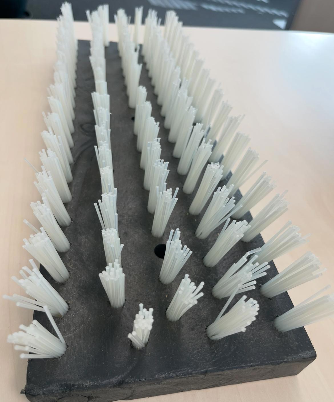 Brosse à mollets nylon blanc 4cm 45x15cm