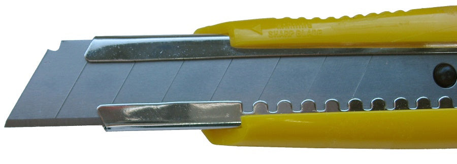 Con:p couteau sécable 18mm boîte plastique - b20870