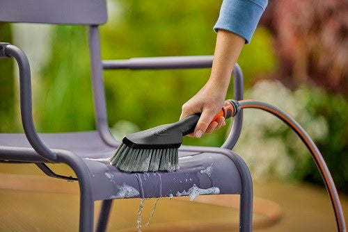 Gardena CleanSystem Hand Brush S Soft, avec une connexion de tuyau