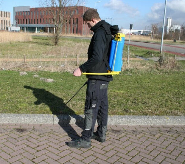 Pulvérisateur à dos plastique à manivelle latérale 16 litres