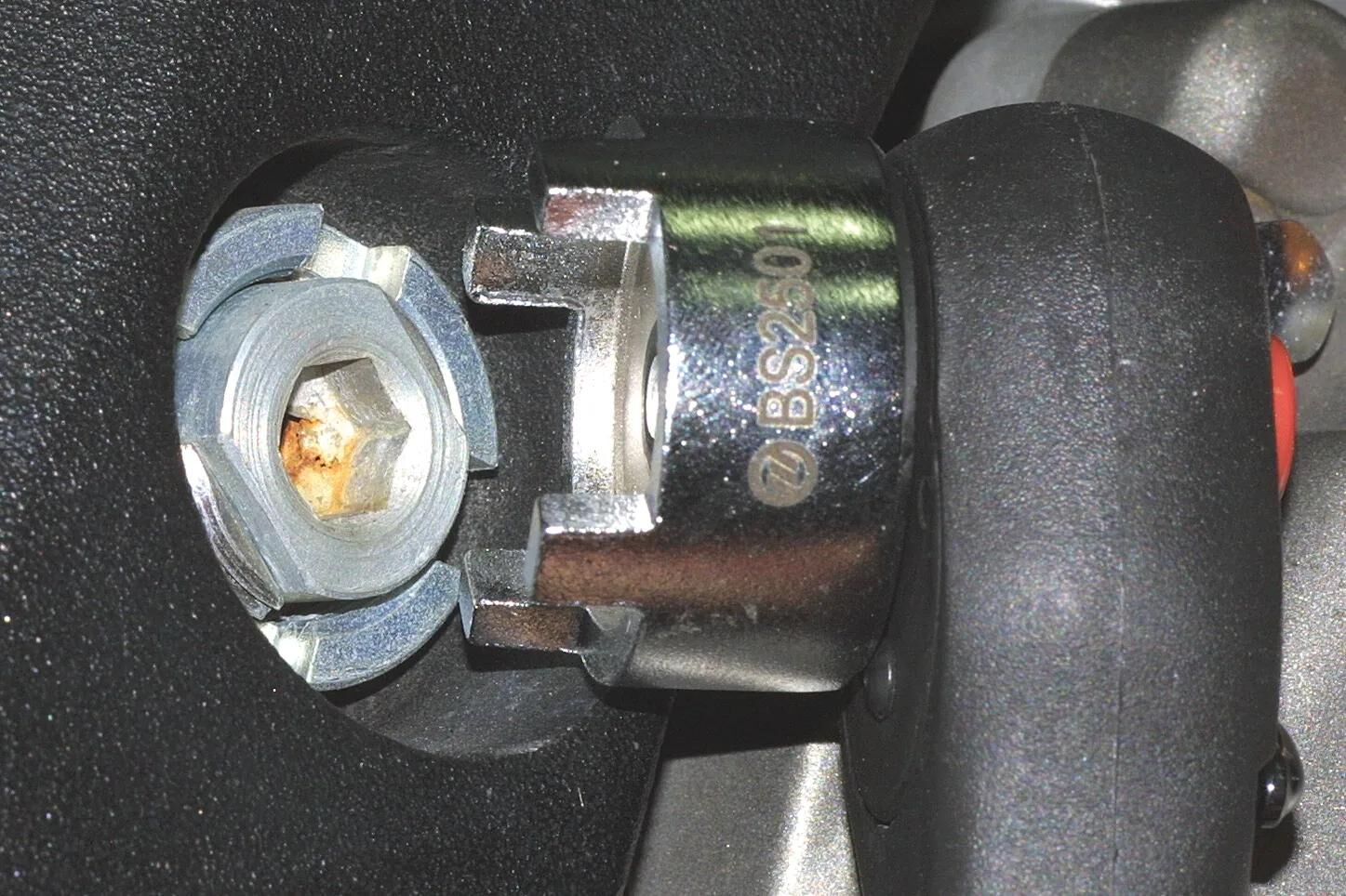 Bikéservice Key Nut BST 4pin 30mm