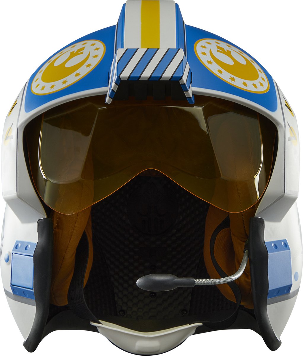 Hasbro Star Wars : Le casque électronique Mandalorian Black Series Carson Teva