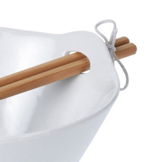 Bowl avec des baguettes en porcelaine