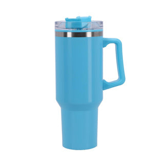 Tasse de boisson avec de la paille
