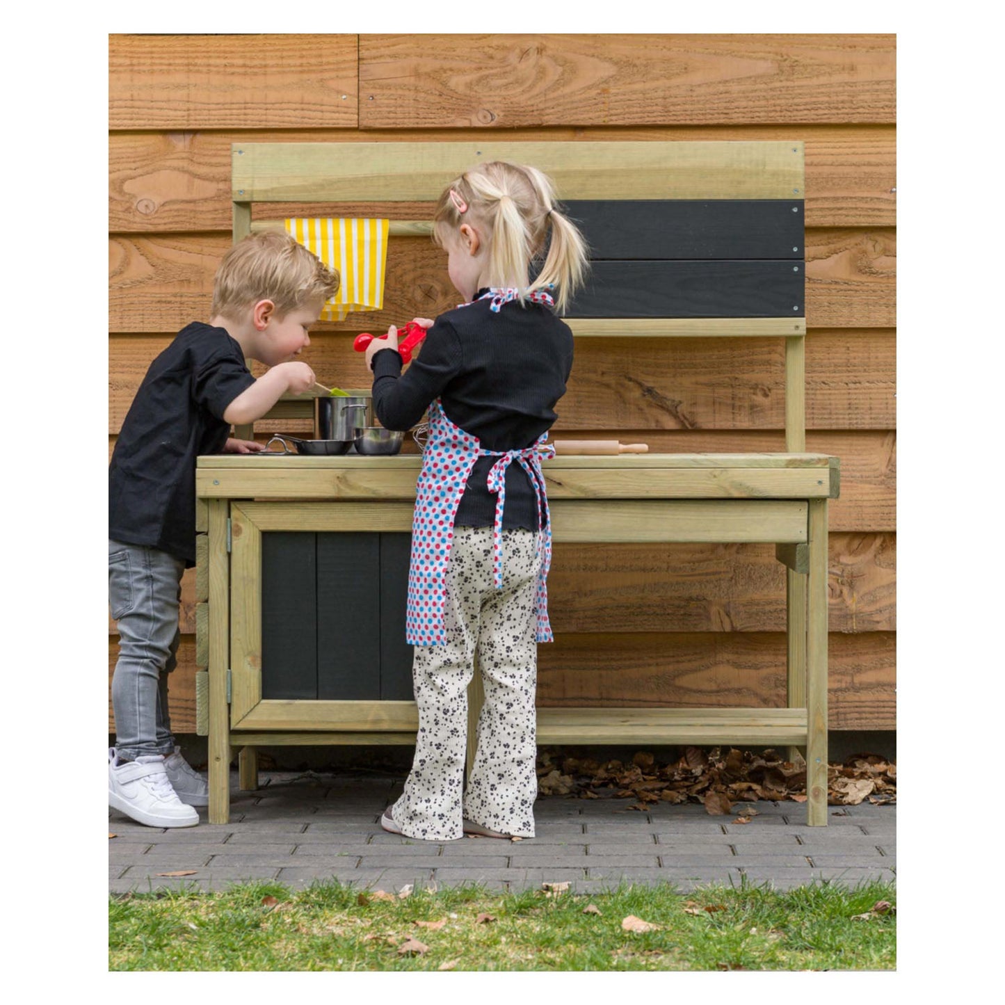Swinging Swinging Wooden Play Kitchen pour l'extérieur