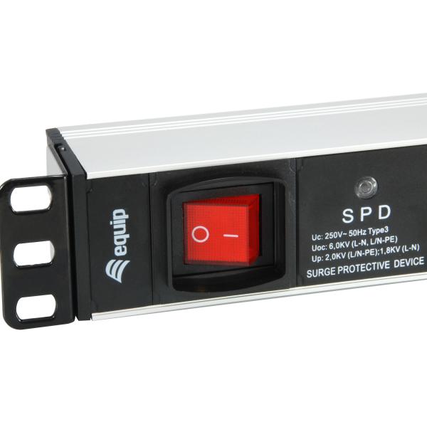 Équipement d'équipement 333309 Unité de distribution allemande à 7-outlet W Protection sur les surtensions + commutateur, type F, 1,5 mm²