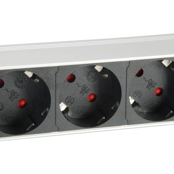 Équipement d'équipement 333309 Unité de distribution allemande à 7-outlet W Protection sur les surtensions + commutateur, type F, 1,5 mm²