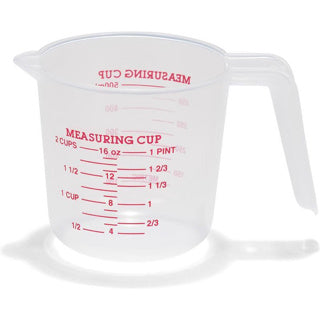 Patisse mesurant la tasse 1 litre