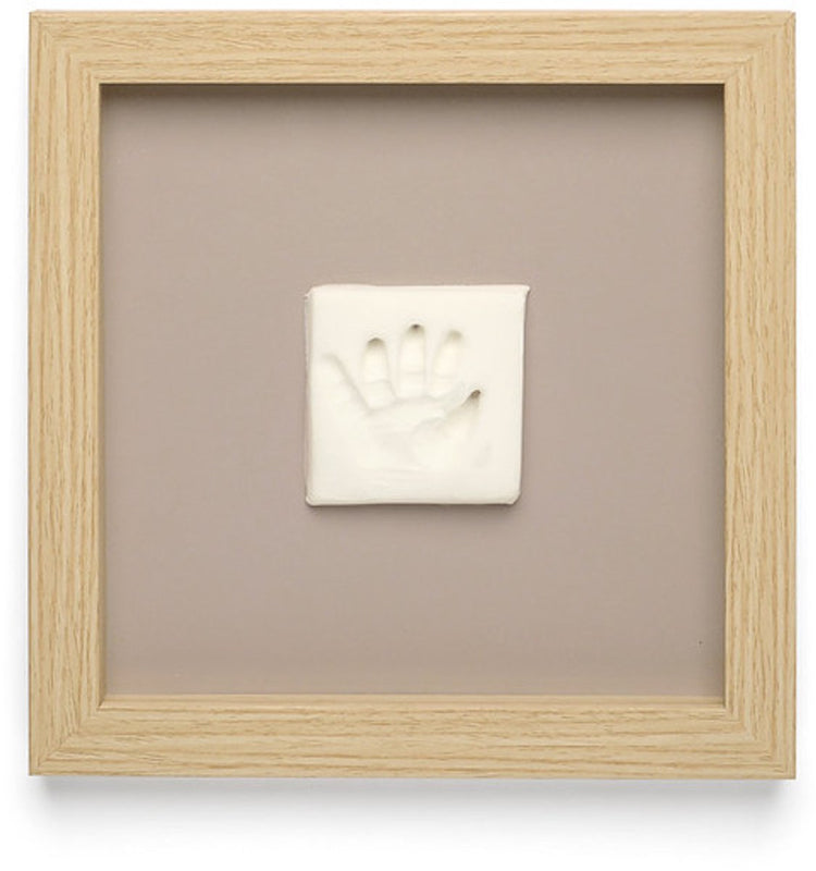 Mains heureuses - cadre imprimé bébé en bois élégant - empreinte de main sertie d'argile - protection en plexiglas - design moderne - cadeau de maternité parfait - 22x22 cm