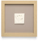 Mains heureuses - cadre imprimé bébé en bois élégant - empreinte de main sertie d'argile - protection en plexiglas - design moderne - cadeau de maternité parfait - 22x22 cm