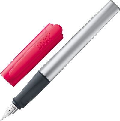 Stylo plume Lamy Nexx Crimson - stylo plume avec grip antidérapant, plume en acier poli pour gaucher (gauche) en largeur de trait m - support triangulaire en aluminium - incl. cartouche d'encre t 10 bleue
