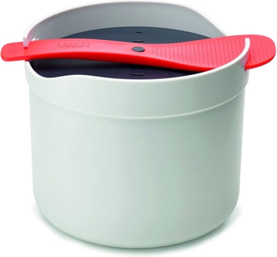 Joseph Joseph M-Cuisine Cuiseur à riz micro-ondes – Ensemble 2 L avec passoire, tasse à mesurer, cuillère à riz