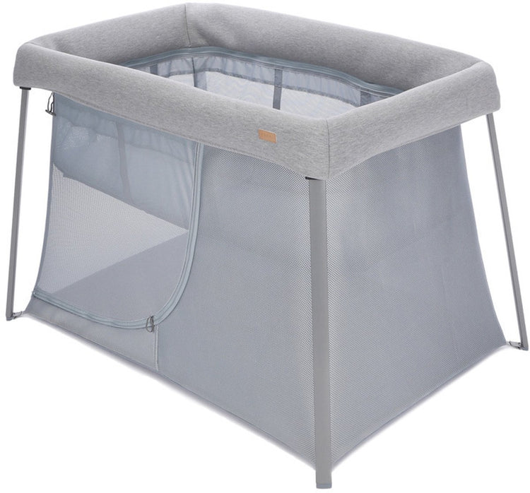 Béaba eazy sleep lit de voyage 3 en 1 - coffret lit de camping luxe - de la naissance à 4 ans - berceau, coffret berceau - maille respirante - avec 2 matelas sac de voyage - poids léger 6,8kg - gris