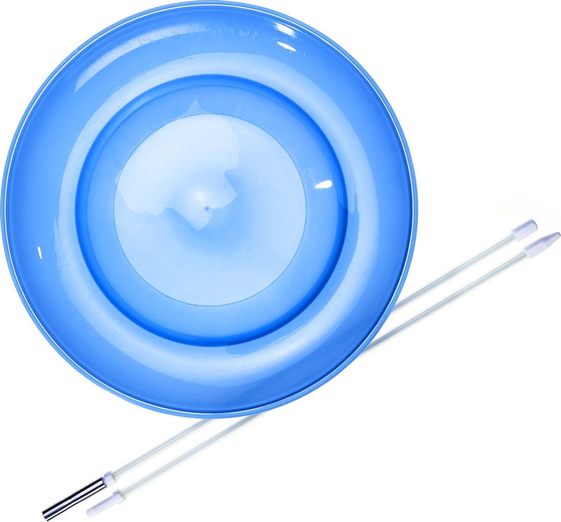 Eureka Jongleuse avec un bâton bleu