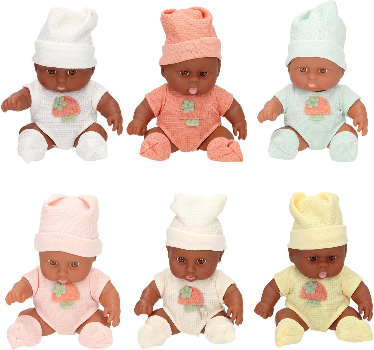 Poupée bébé avec costume gaufré et chapeau