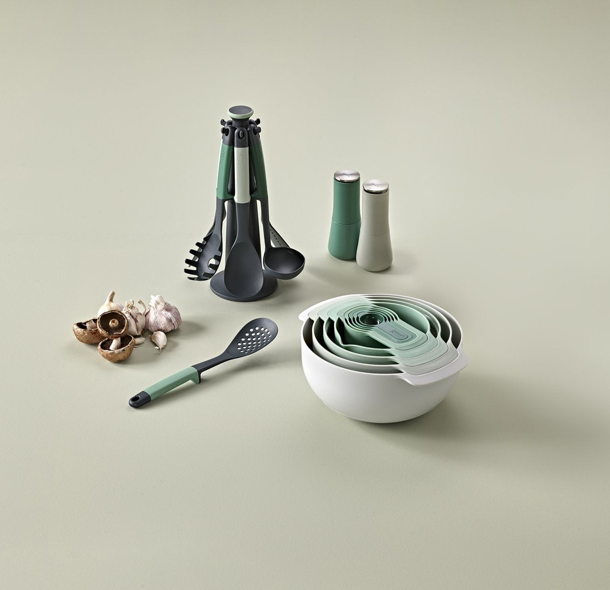Joseph joseph - carrousel surélevé avec 6 ustensiles de cuisine éditions sauge - nylon - vert