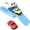 Les jouets verts pont avec des voitures ferry avec des voitures