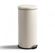 Faire taire. living hush living - poubelle 30l métal - avec couvercle à fermeture amortie - poubelle à pédale - poubelle intérieure amovible - grande capacité - bureau de cuisine - beige