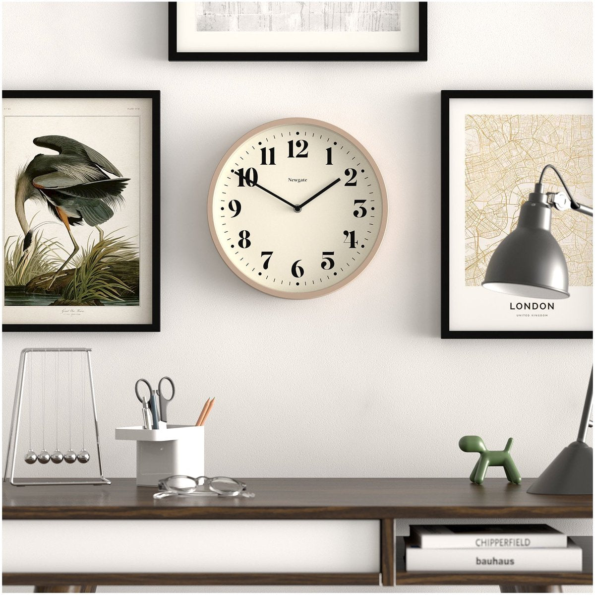 Horloge murale de théâtre Newgate numéro quatre - gris