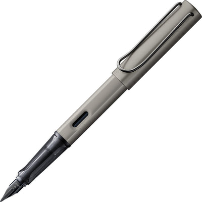 Stylo plume de luxe Lamy lx 057 en aluminium clair de couleur ruthénium avec finition en métal précieux et plume en acier PVD noir brillant, avec cartouche d'encre T 10 en bleu et emballage cadeau