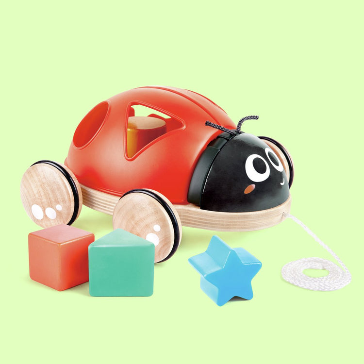 Trieur de formes de coccinelles Hape – jouet à tirer avec 4 blocs de bois, à partir de 12 mois