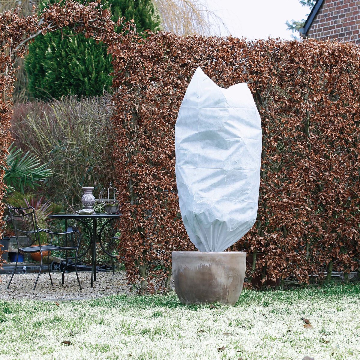 Couverture d'hiver de la nature avec cordon, 50 g m²