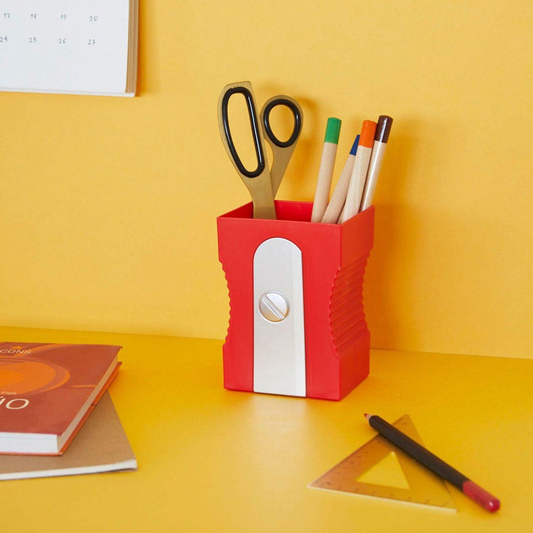 Porte-stylo taille-crayon Balvi - rouge