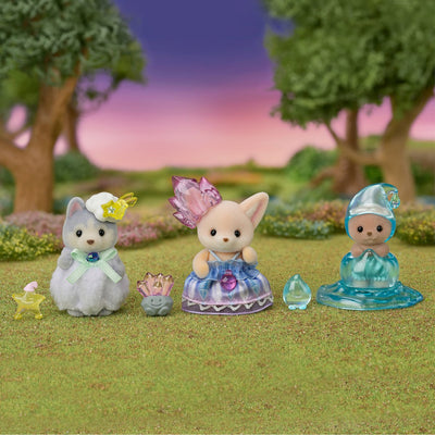 Familles Sylvanian 5871 bébés de conte de fées enchanteurs - comprenant 3 figurines de jeu douces et veloutées