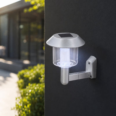 Applique solaire Grundig - Lampe solaire pour l'extérieur avec éclairage automatique - Applique solaire avec autonomie de 6 à 8 heures et lumière blanc froid - Applique solaire avec batterie - 13,5 x 9 x 12 cm - Argent