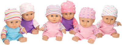Poupée bébé avec chapeau