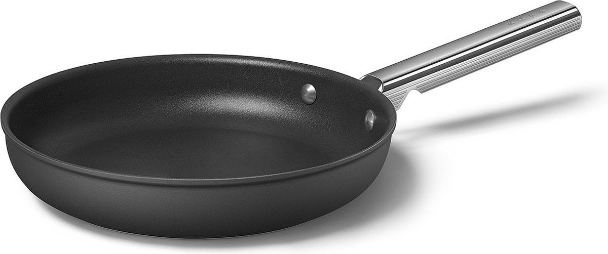 Poêle Smeg noir mat - ø 26 cm - revêtement antiadhésif standard