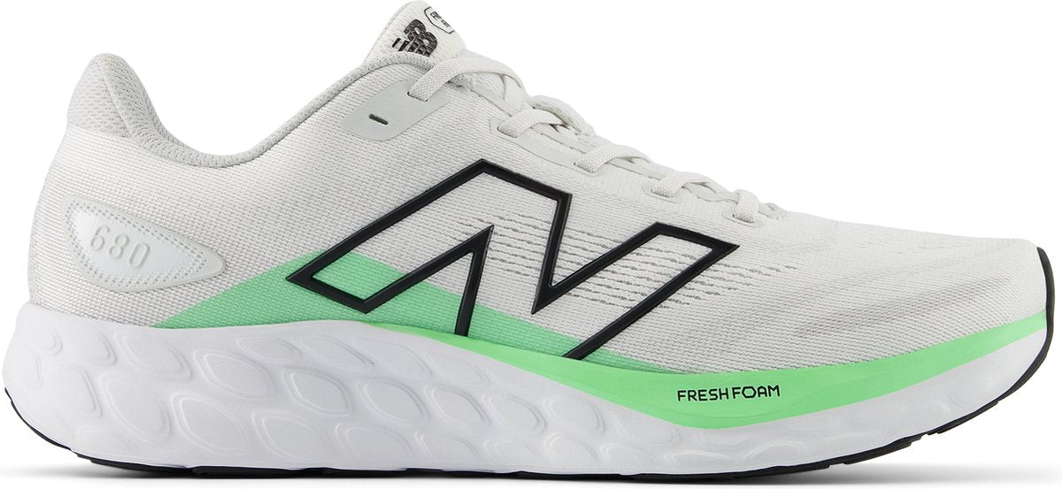 Chaussures de sport New Balance 680 pour hommes - réflexion