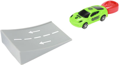 Turbo Racers tire une voiture de rallye avec rampe