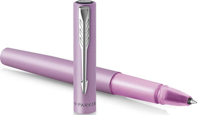 Stylo roller Parker Vector XL | laque lilas métallisé sur laiton avec détails chromés | plume fine avec recharge d'encre noire | emballage cadeau