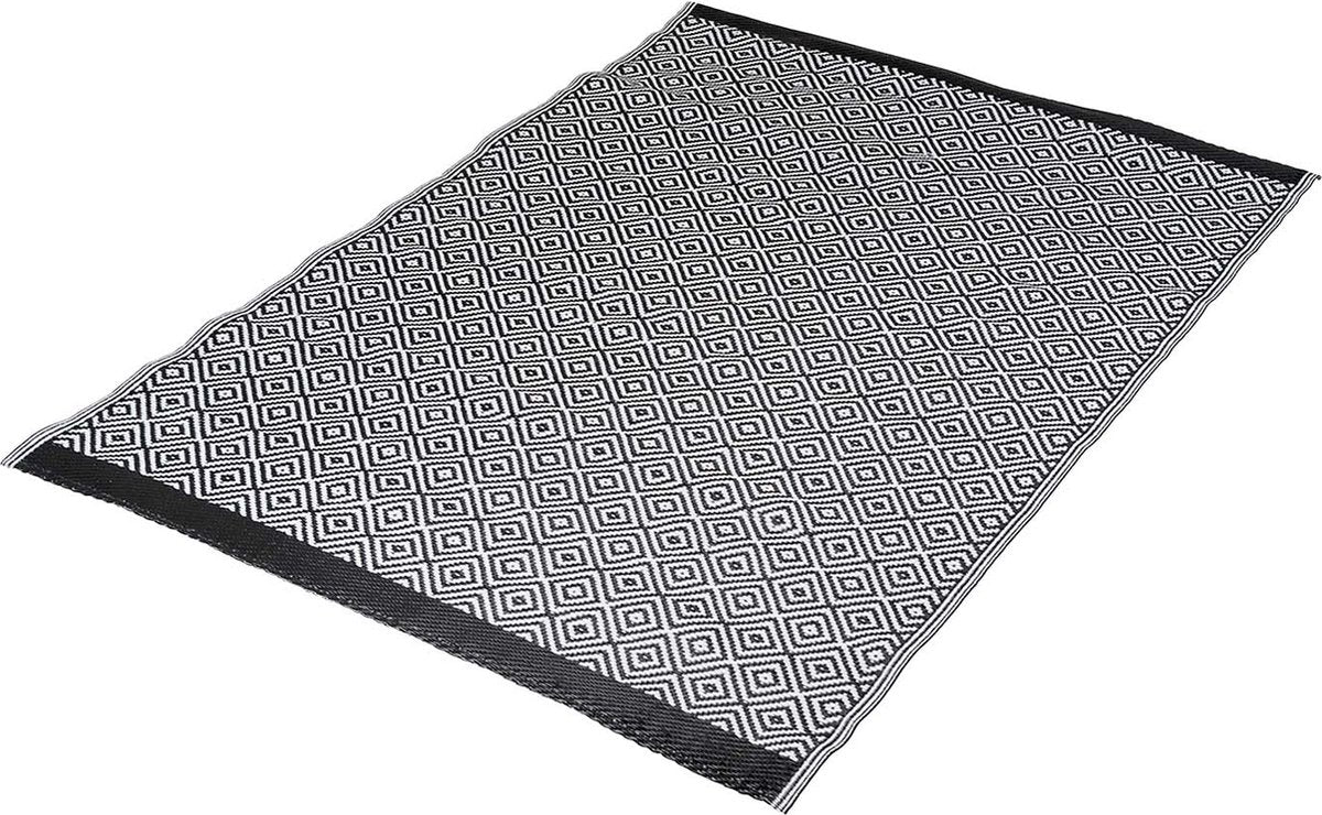 Bo-camp - outdoor urbain - tapis chill - kingston - plage - noir et blanc