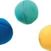 BS Toys jonglant avec des balles, 3e.