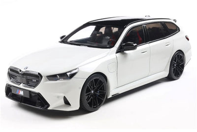 Solido BMW M5 Touring (G99) '24, blanc (Alpine White Solid) échelle 1:18
