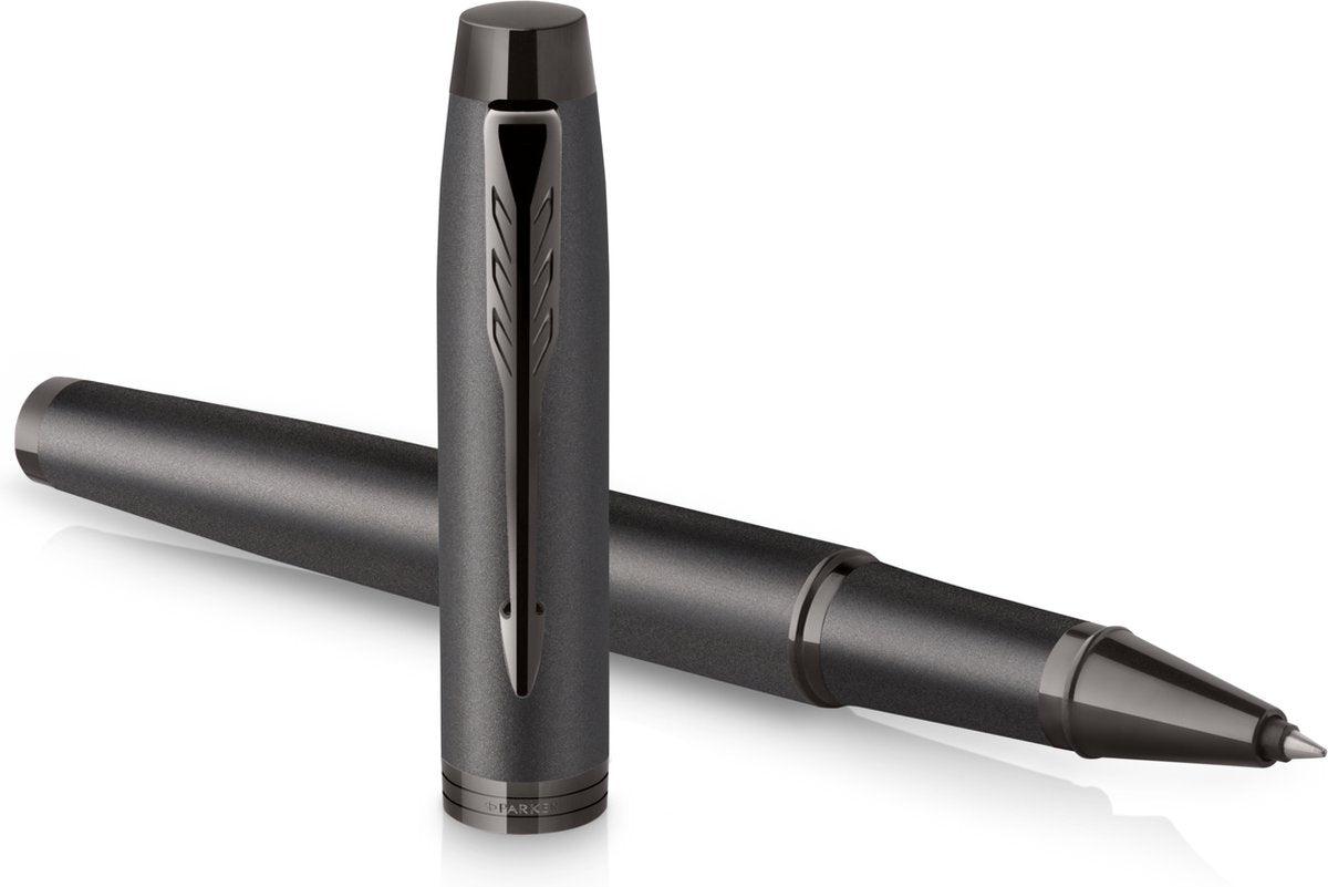 Parker dans un stylo roller monochrome | encre noire | finition et détails en bronze | point fin | emballage cadeau